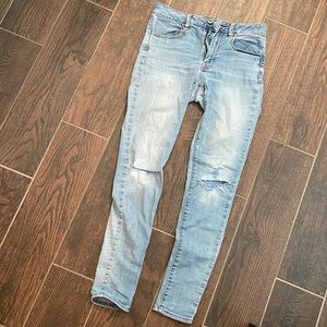 American eagle ripped skinny jeans